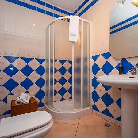 Pensión Sea Breeze *